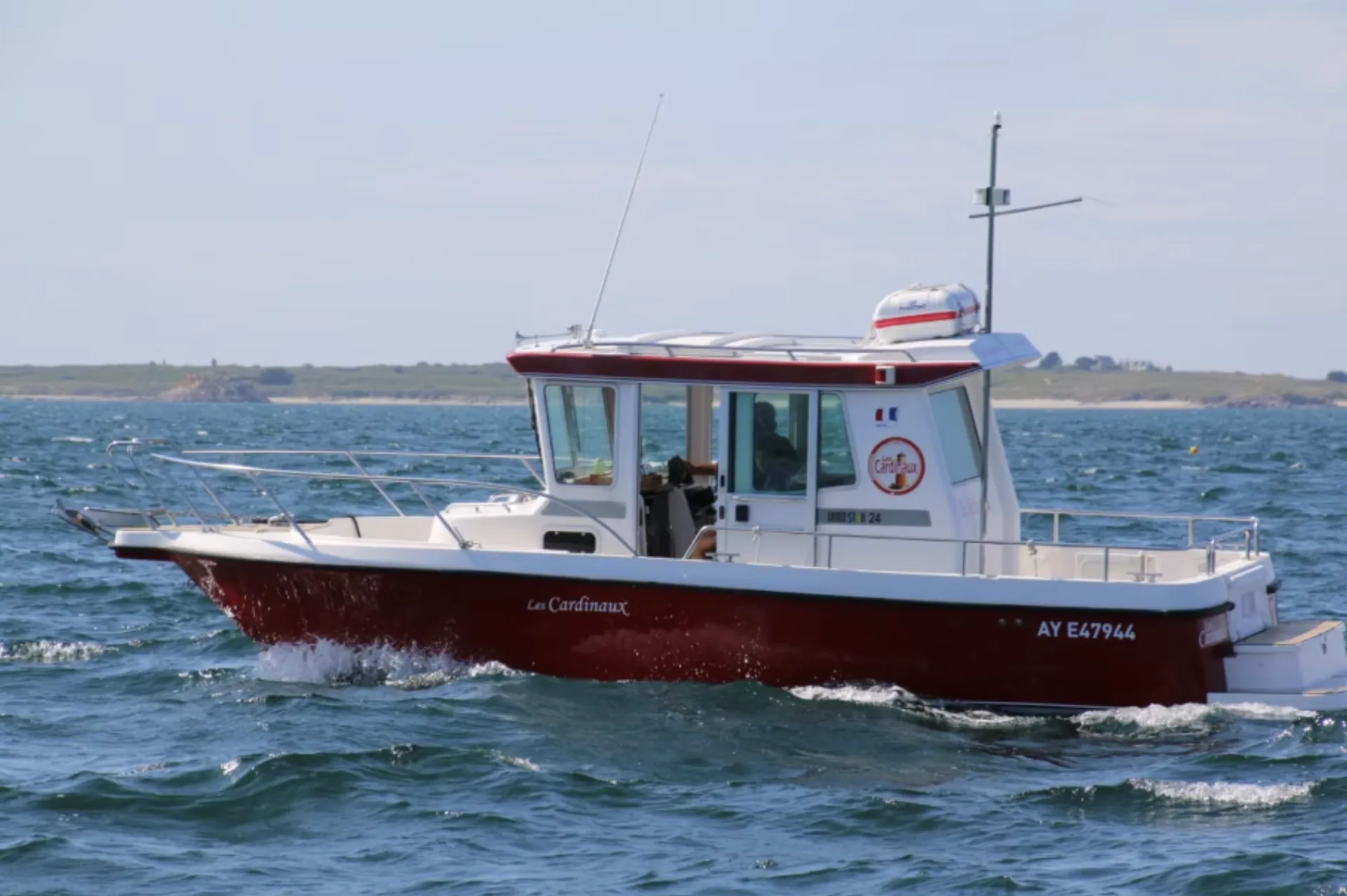 Le bateau rouge des Cardinaux